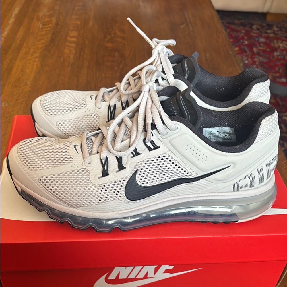 Nike Air Max White and Black Sneakers